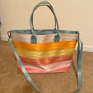 Harveys seatbelt streamline bag